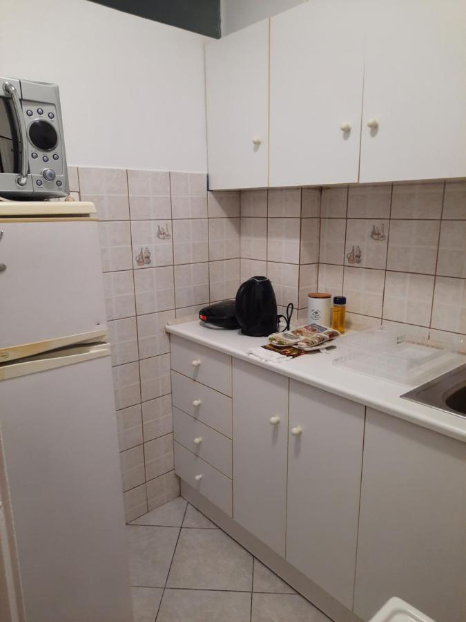Lousi House Apartment Атина Екстериор снимка